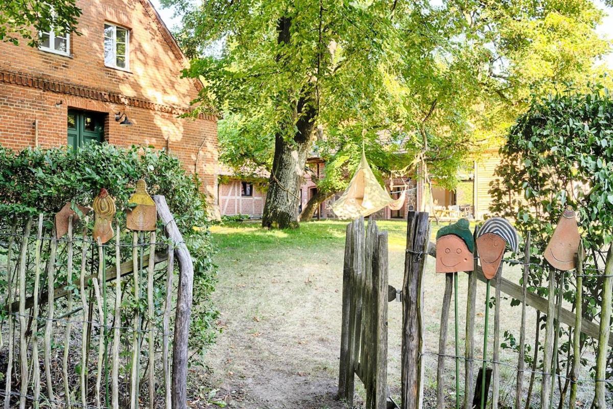 Wald- Und Seeidyll Im Historischen Forsthaus Neuruppin Exterior foto